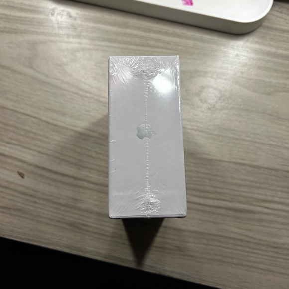 AirPod pros - Picture 4 of 4